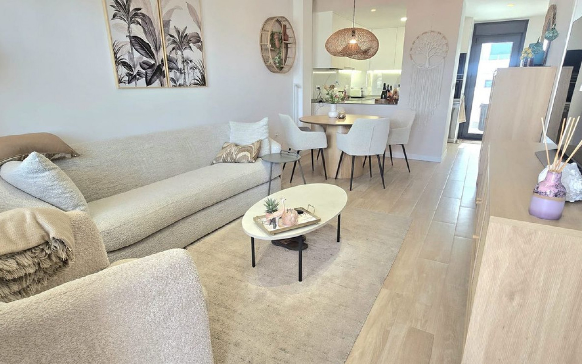 Resale - Apartment - Los Altos