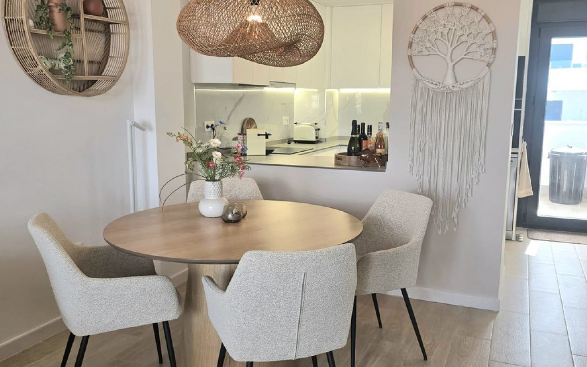 Resale - Apartment - Los Altos