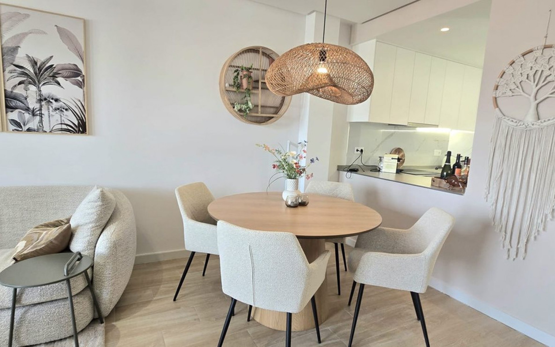Resale - Apartment - Los Altos