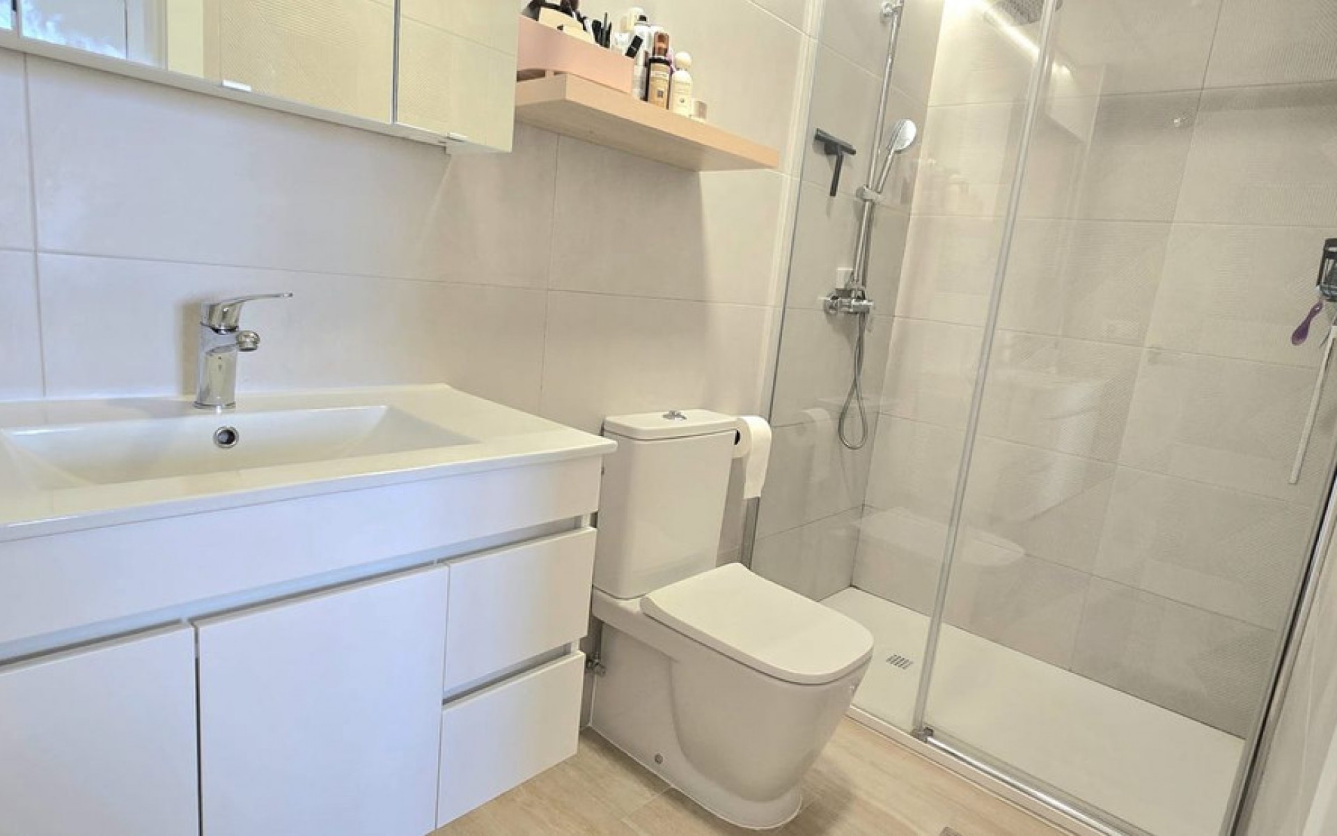 Resale - Apartment - Los Altos