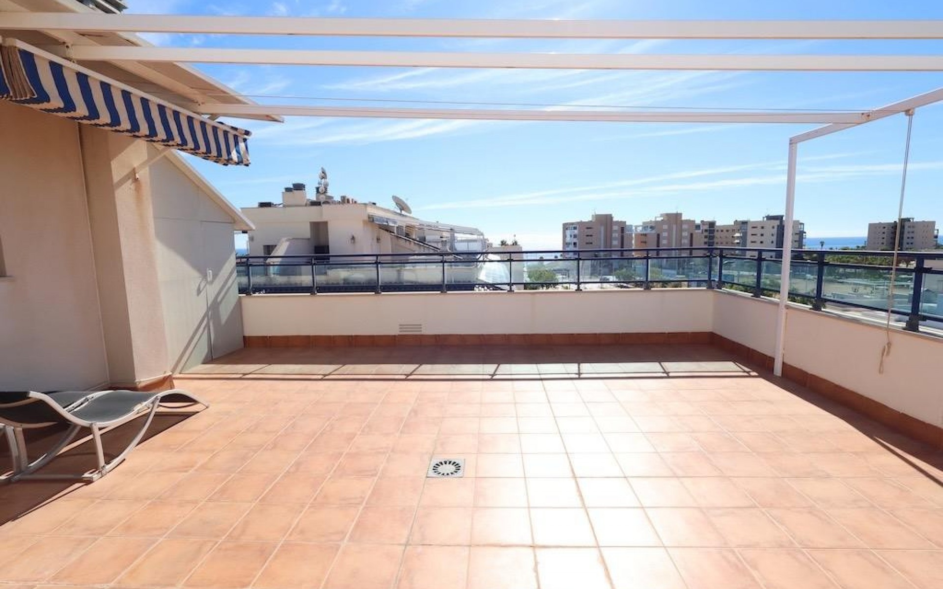 Resale - Apartment - Mil Palmeras