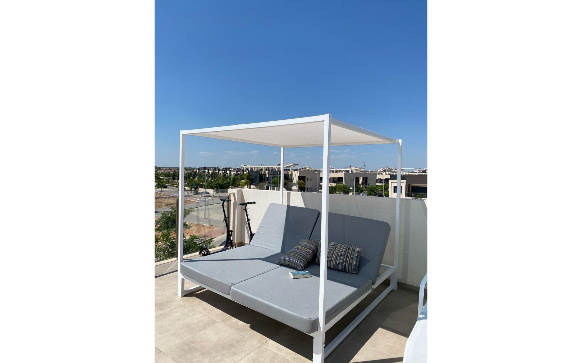 Resale - Apartment - Mil Palmeras