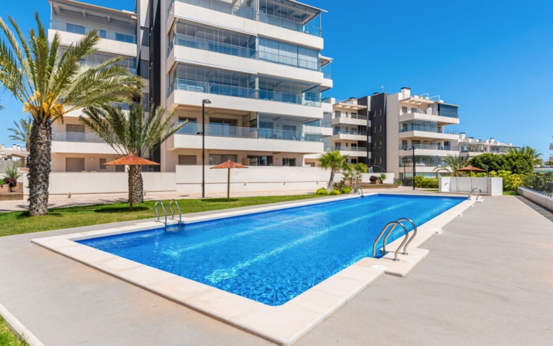 Resale - Apartment - Orihuela Costa - Villamartin