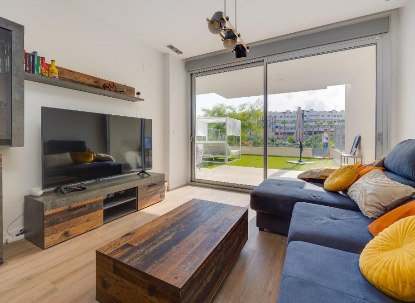 Resale - Apartment - Orihuela Costa - Villamartin