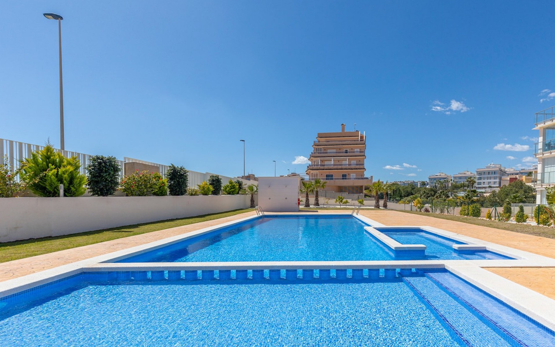 Resale - Apartment - Orihuela - Villamartin
