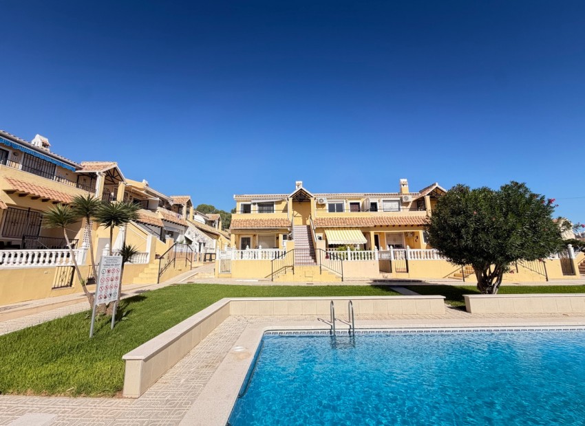 Resale - Apartment - Orihuela - Villamartin