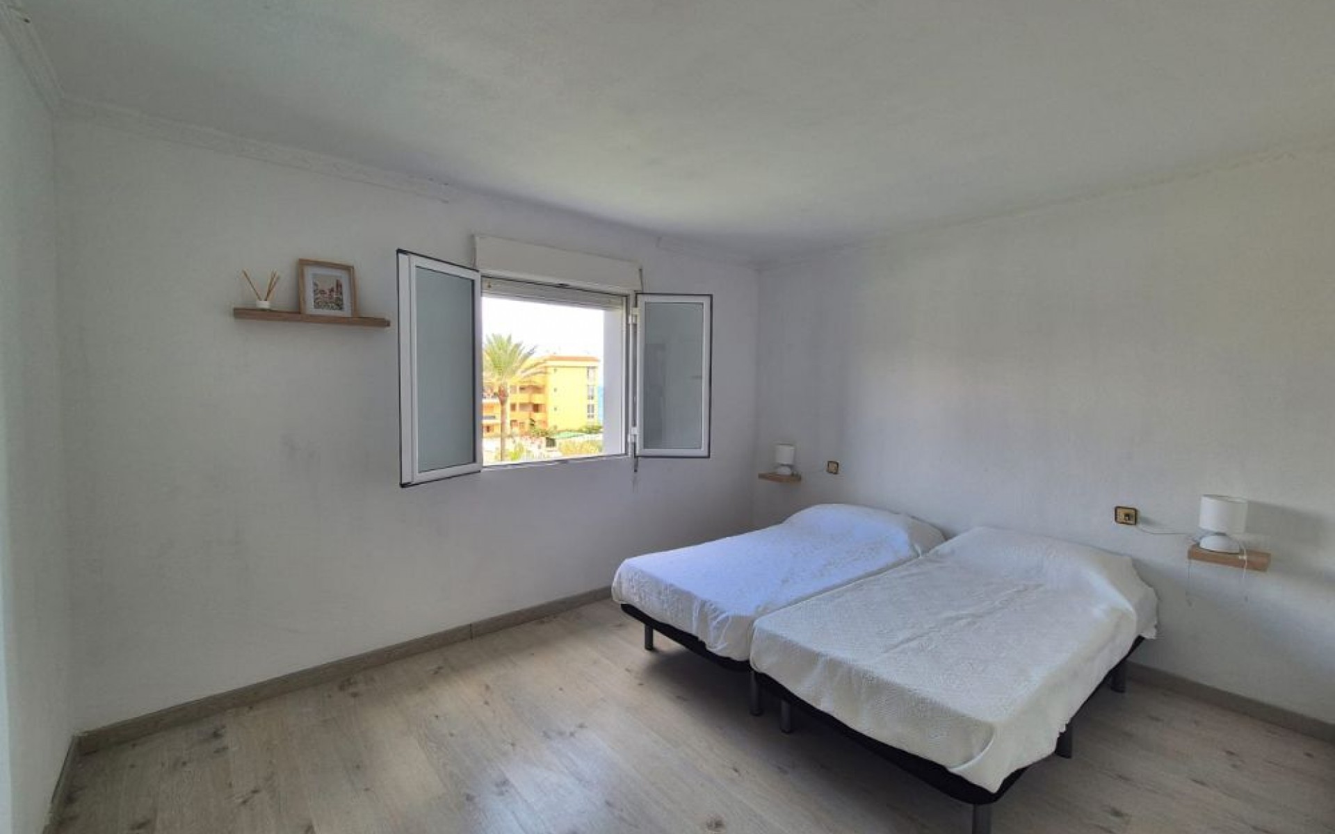 Resale - Apartment - Punta Prima