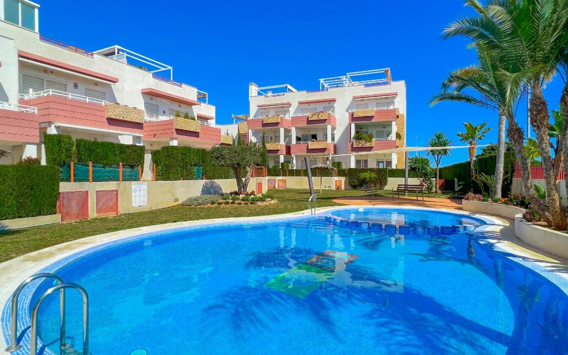 Resale - Apartment - Punta Prima