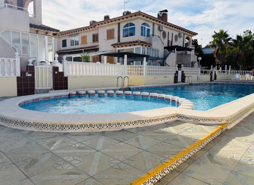 Resale - Apartment - Punta Prima