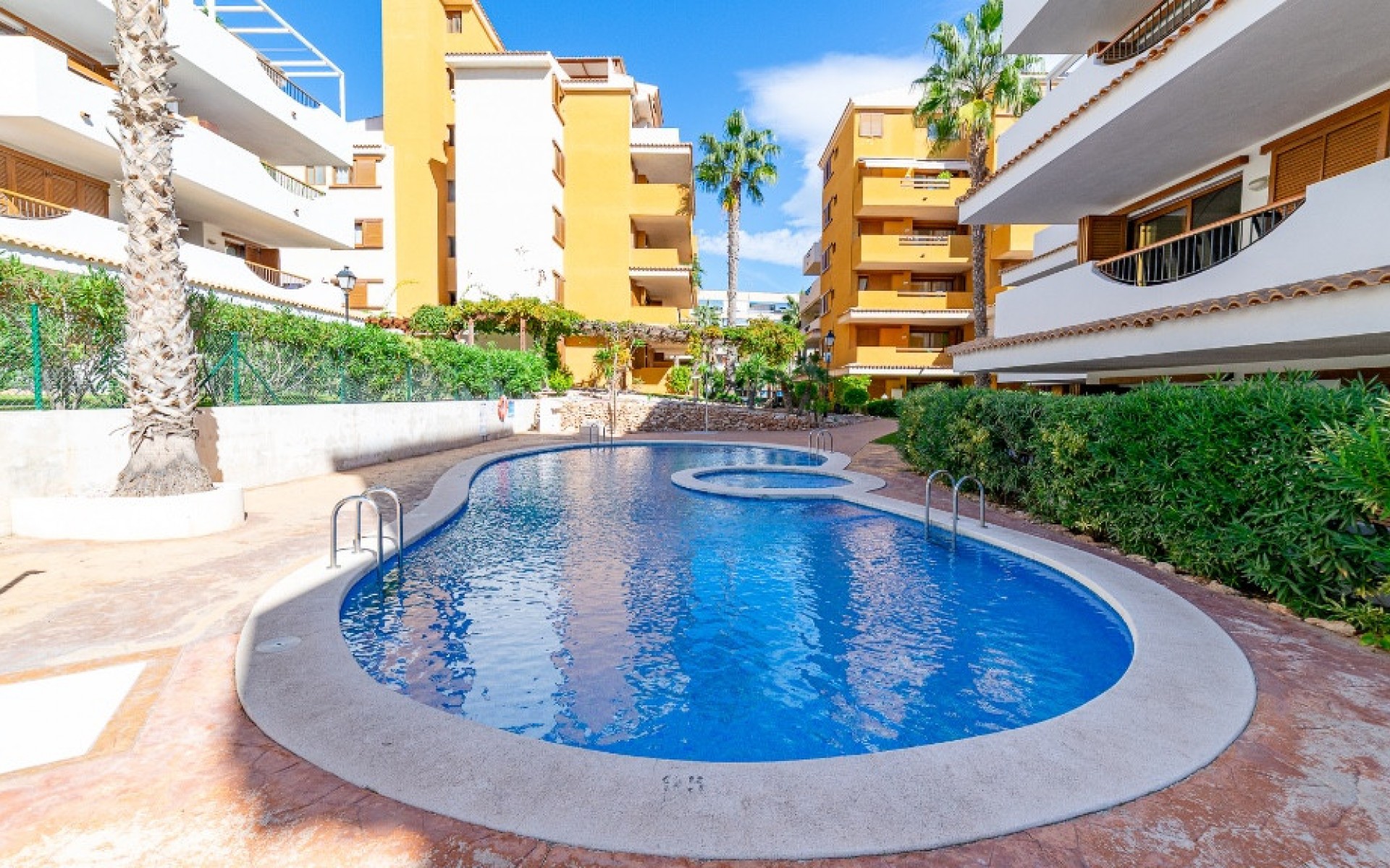 Resale - Apartment - Punta Prima