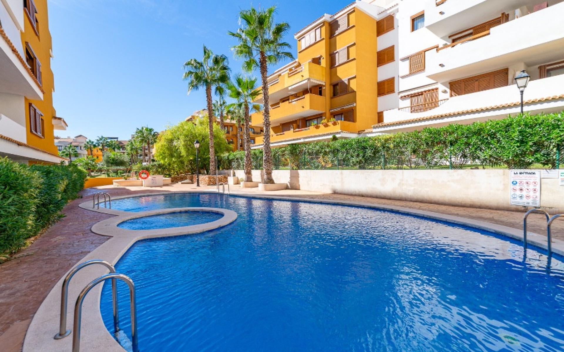 Resale - Apartment - Punta Prima