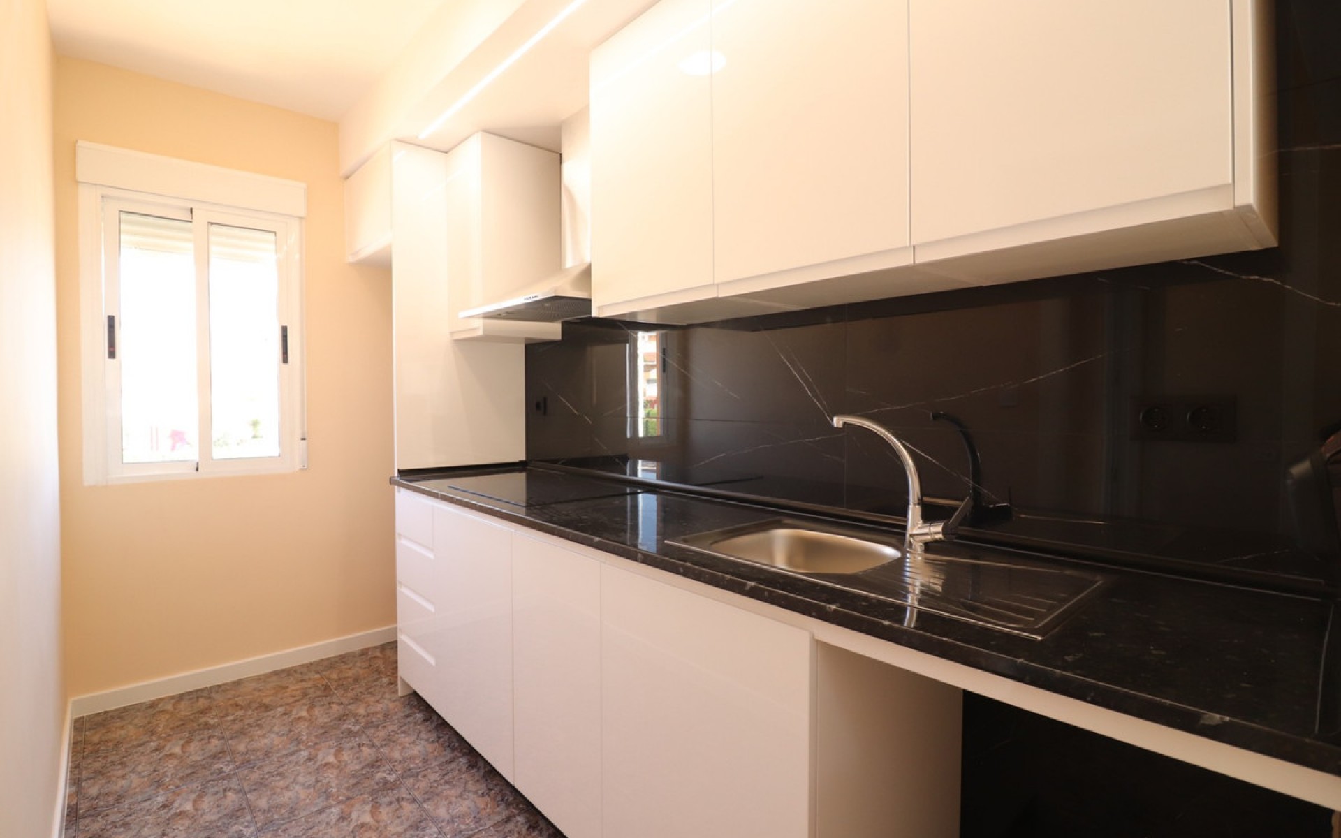 Resale - Apartment - Punta Prima