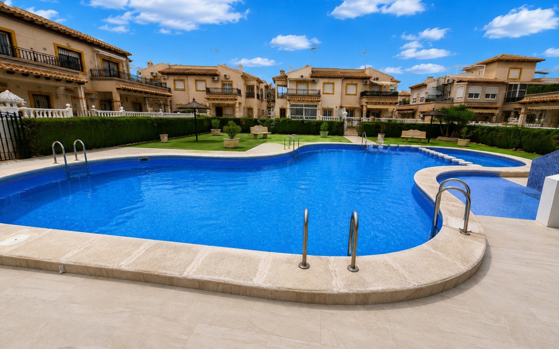Resale - Apartment - Punta Prima