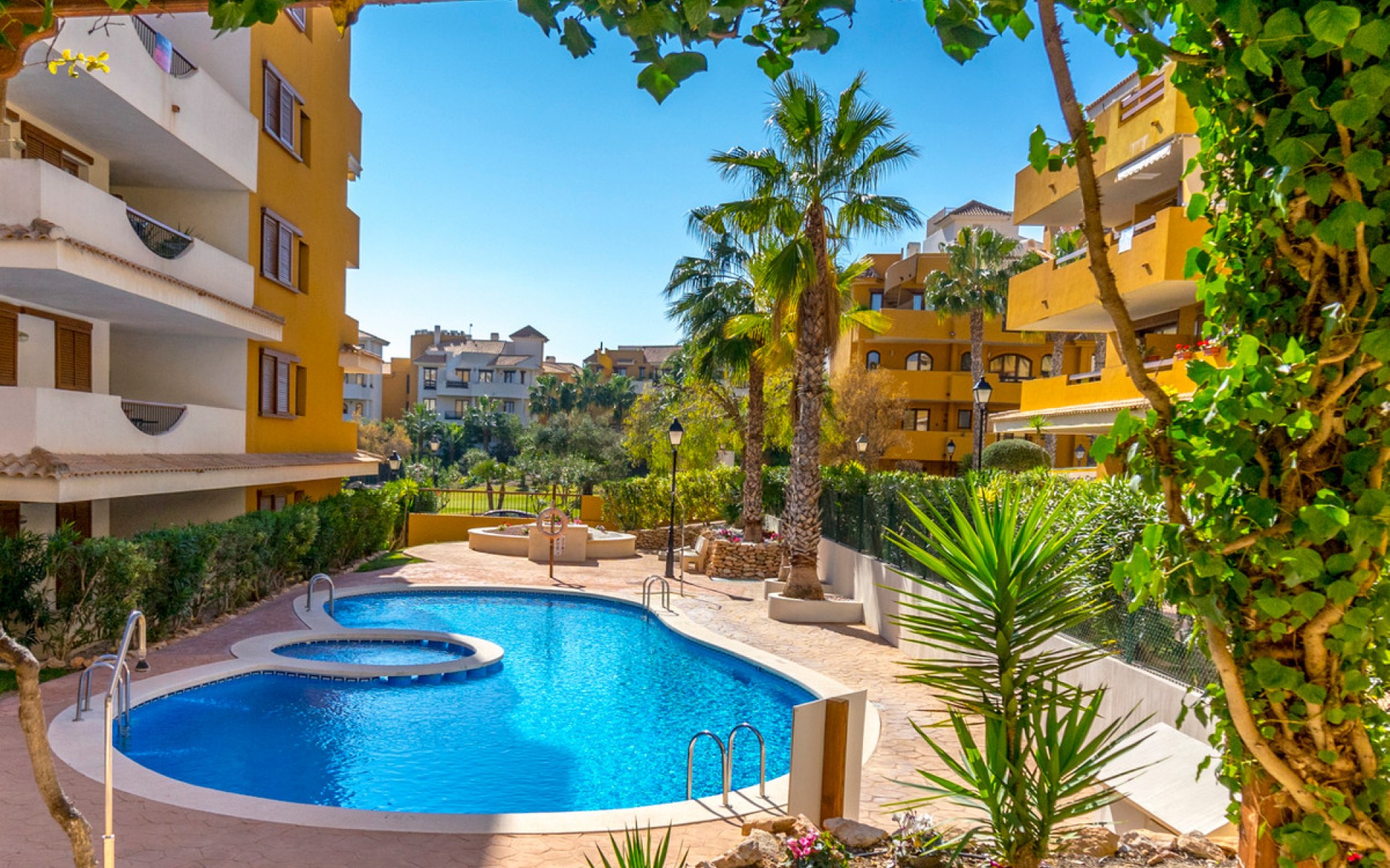 Resale - Apartment - Punta Prima