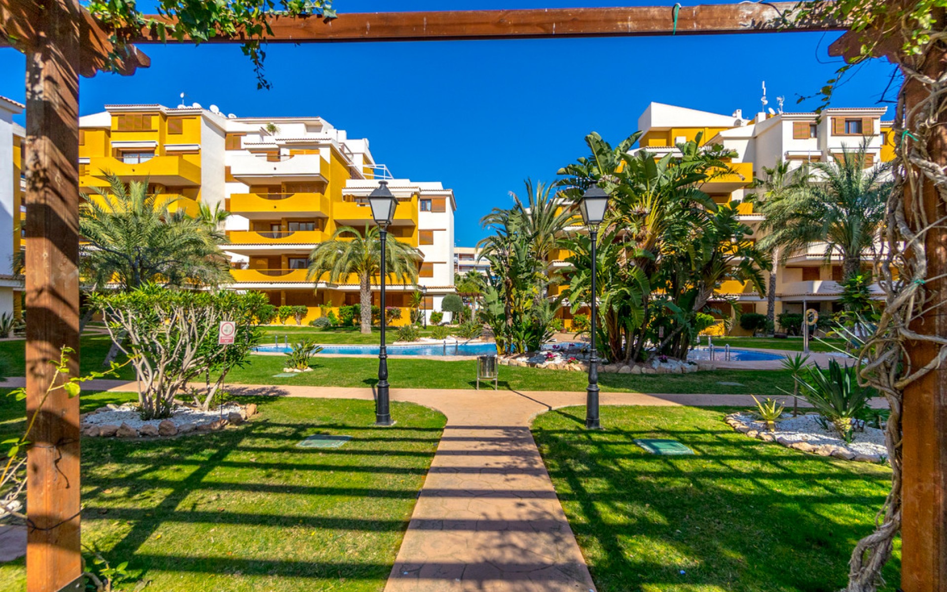 Resale - Apartment - Punta Prima