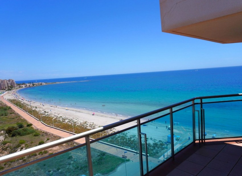 Resale - Apartment - San Javier - La Manga Del Mar Menor