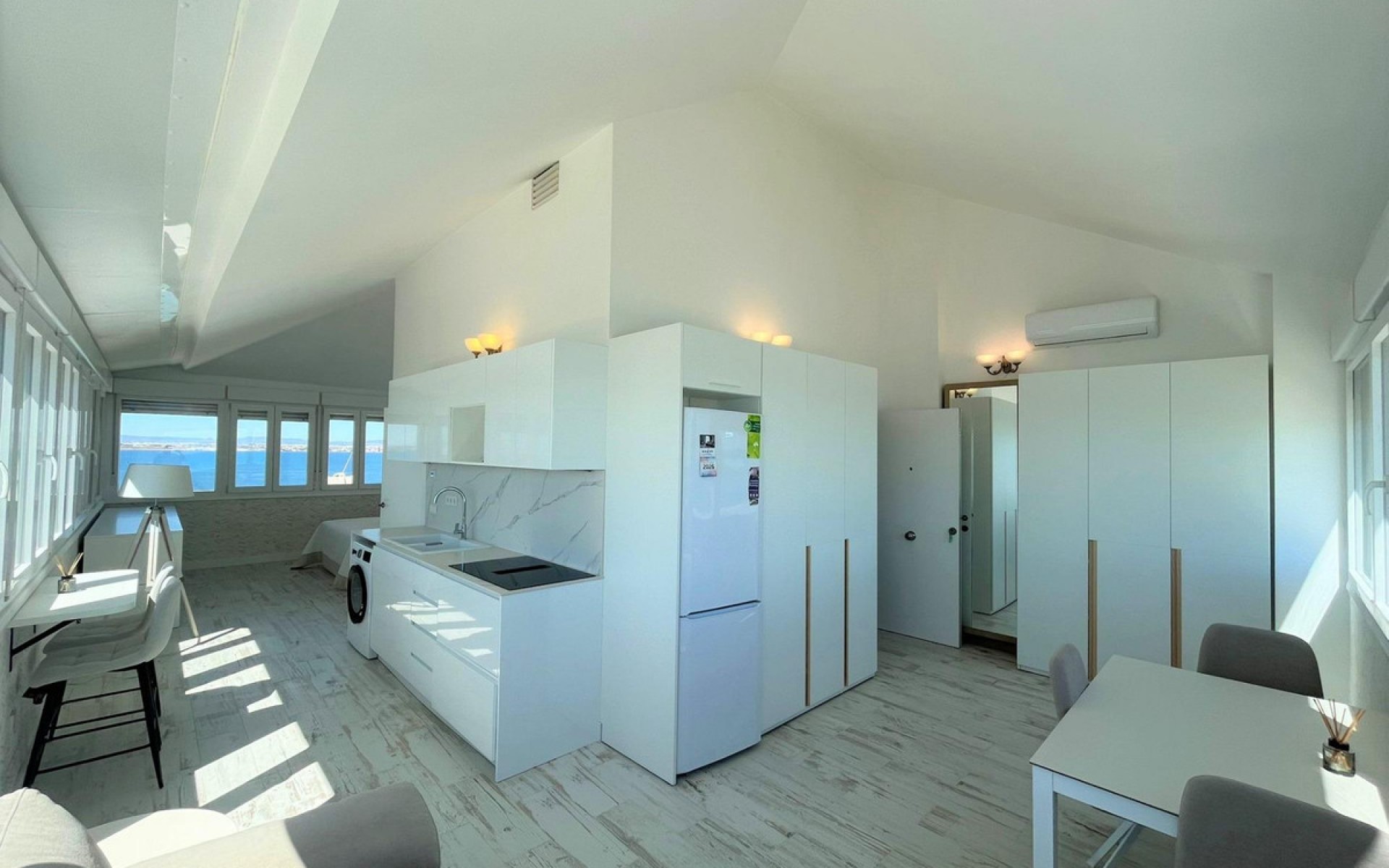 Resale - Apartment - San Javier - La Manga Del Mar Menor