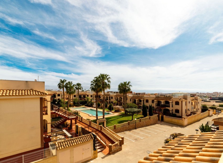 Resale - Apartment - Torrevieja - Aguas Nuevas