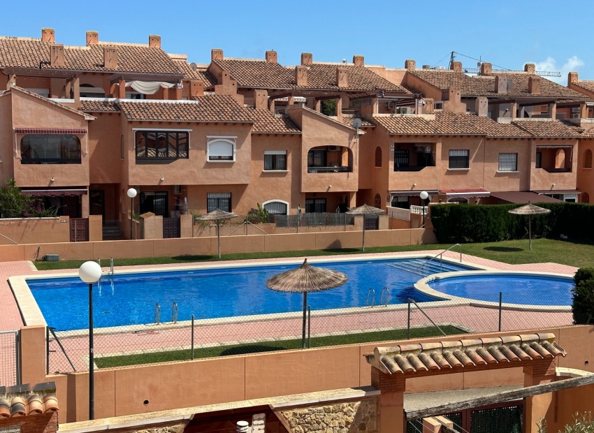 Resale - Apartment - Torrevieja - Aguas Nuevas