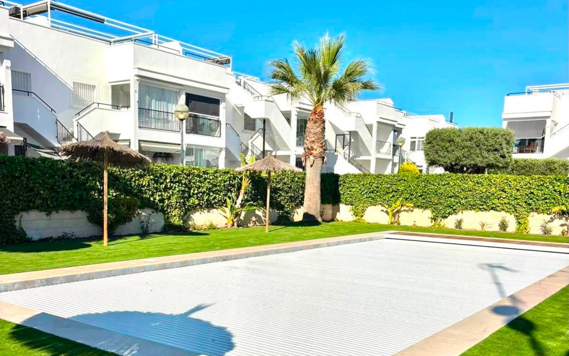 Resale - Apartment - Torrevieja - Aguas Nuevas