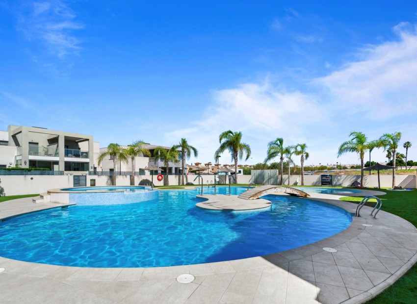 Resale - Apartment - Torrevieja - Aguas Nuevas