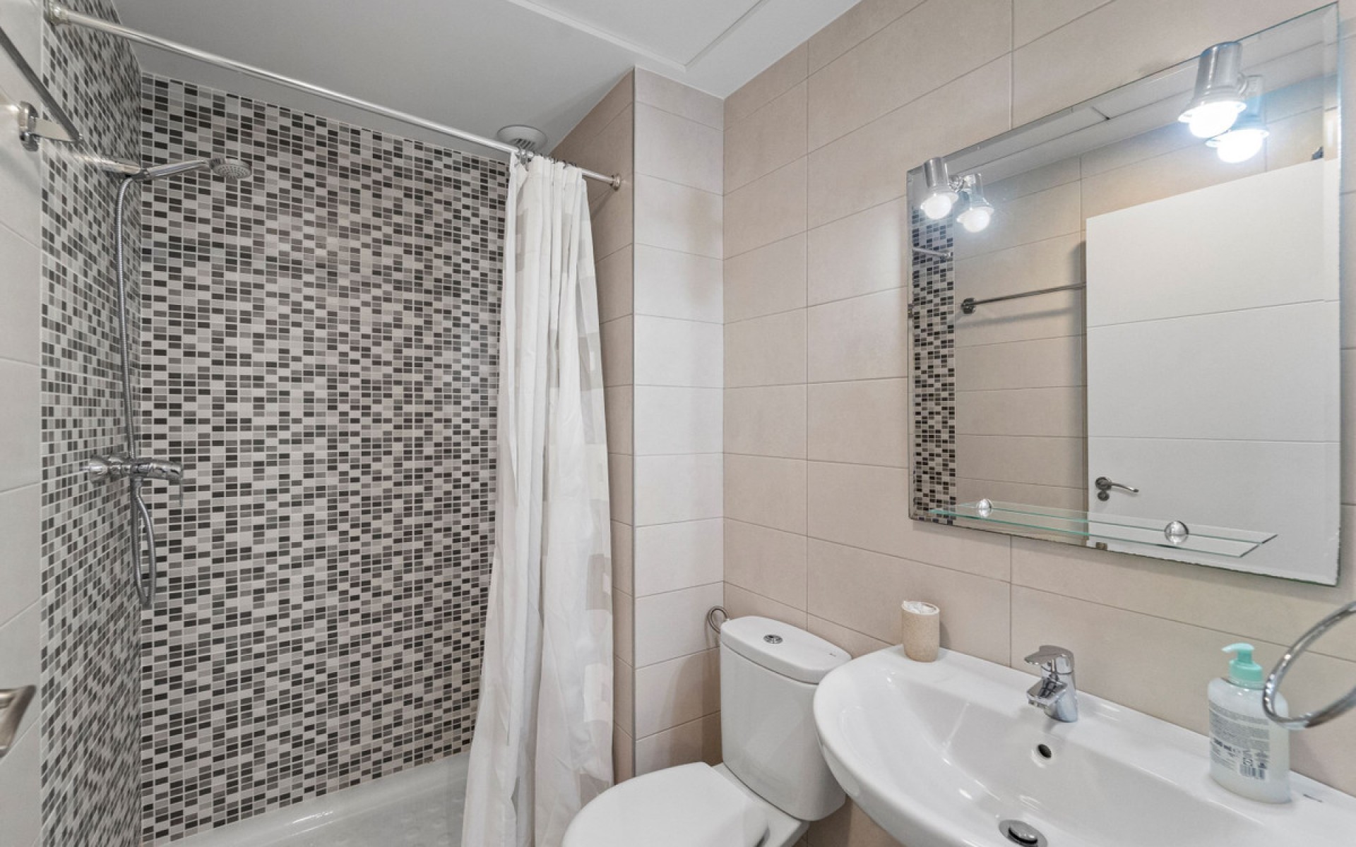 Resale - Apartment - Torrevieja - Aguas Nuevas