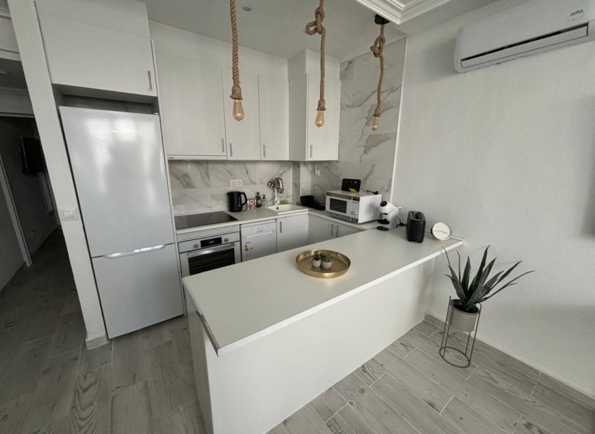 Resale - Apartment - Torrevieja - La Mata