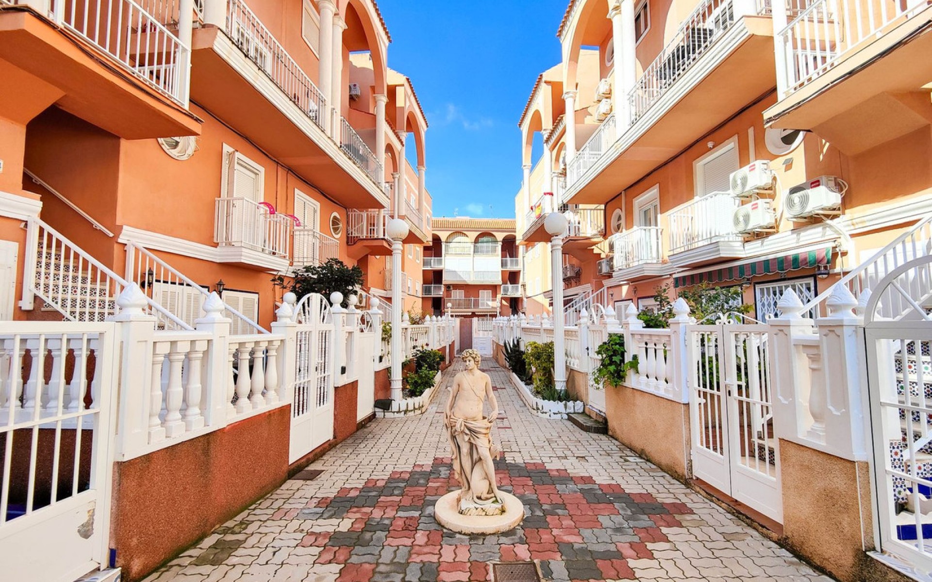 Resale - Apartment - Torrevieja - La Mata