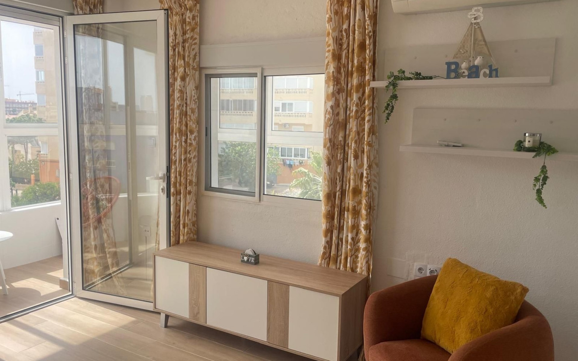 Resale - Apartment - Torrevieja - La Mata