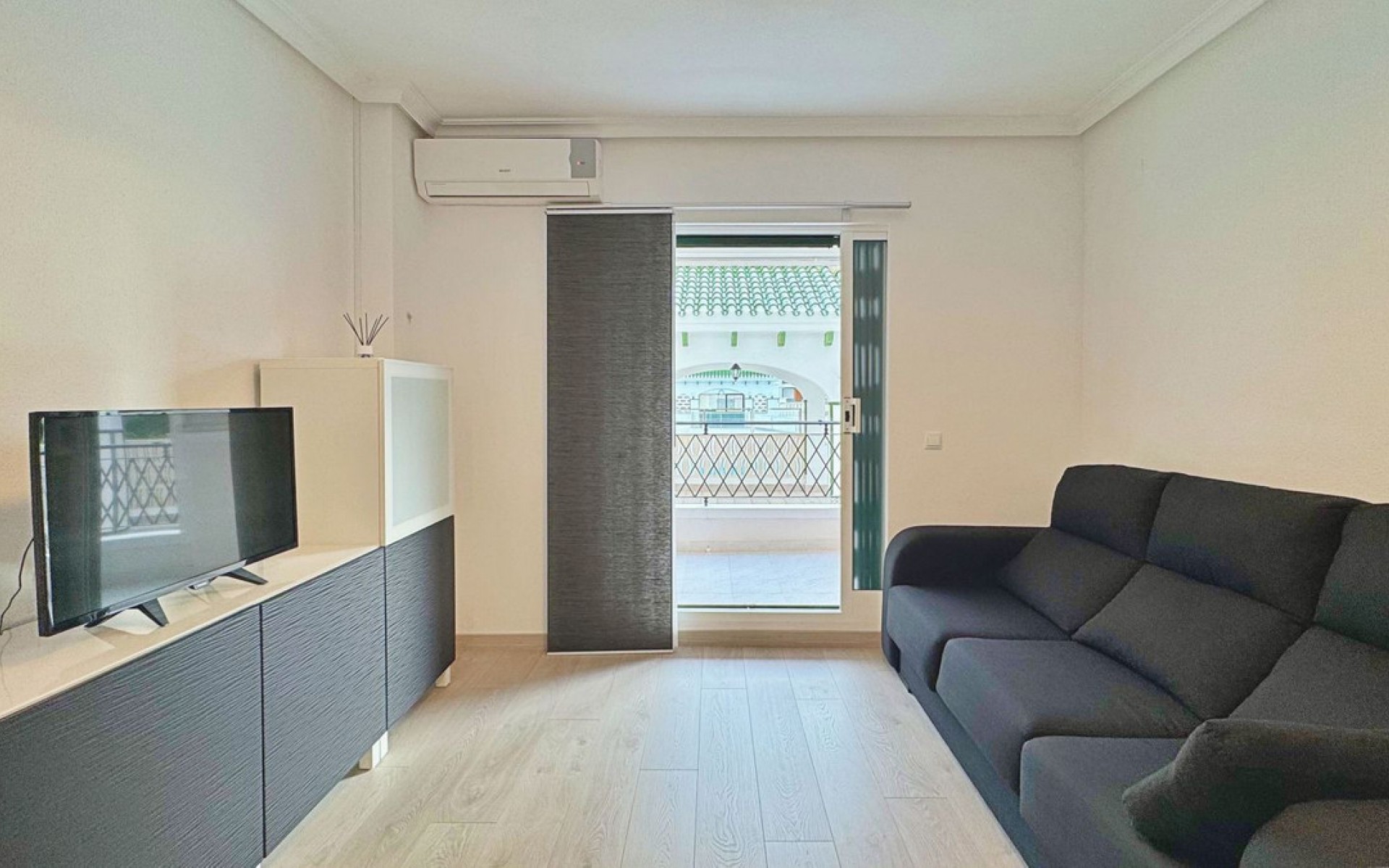 Resale - Apartment - Torrevieja - La Mata