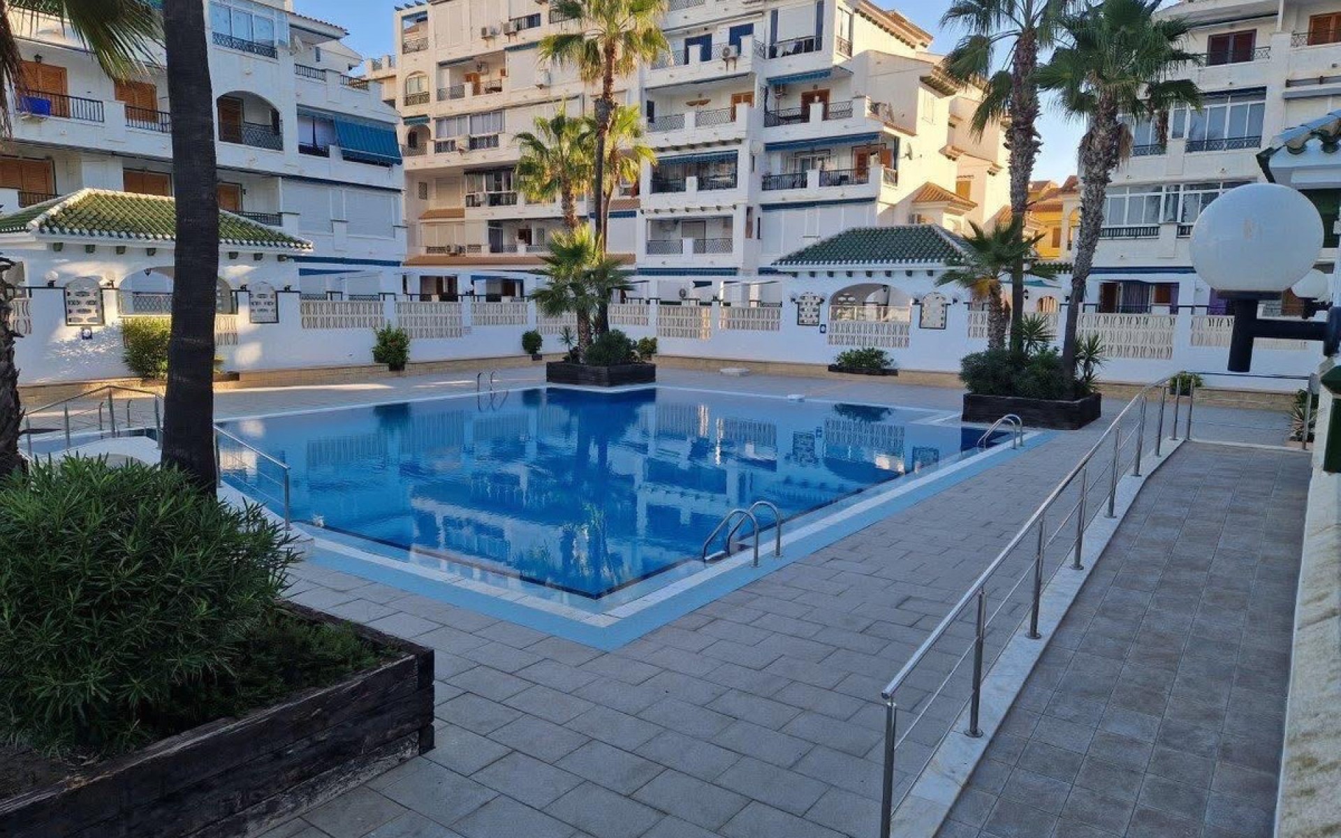 Resale - Apartment - Torrevieja - La Mata