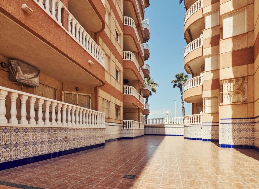 Resale - Apartment - Torrevieja - La Mata