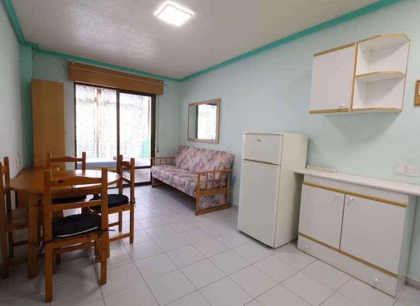 Resale - Apartment - Torrevieja - La Siesta