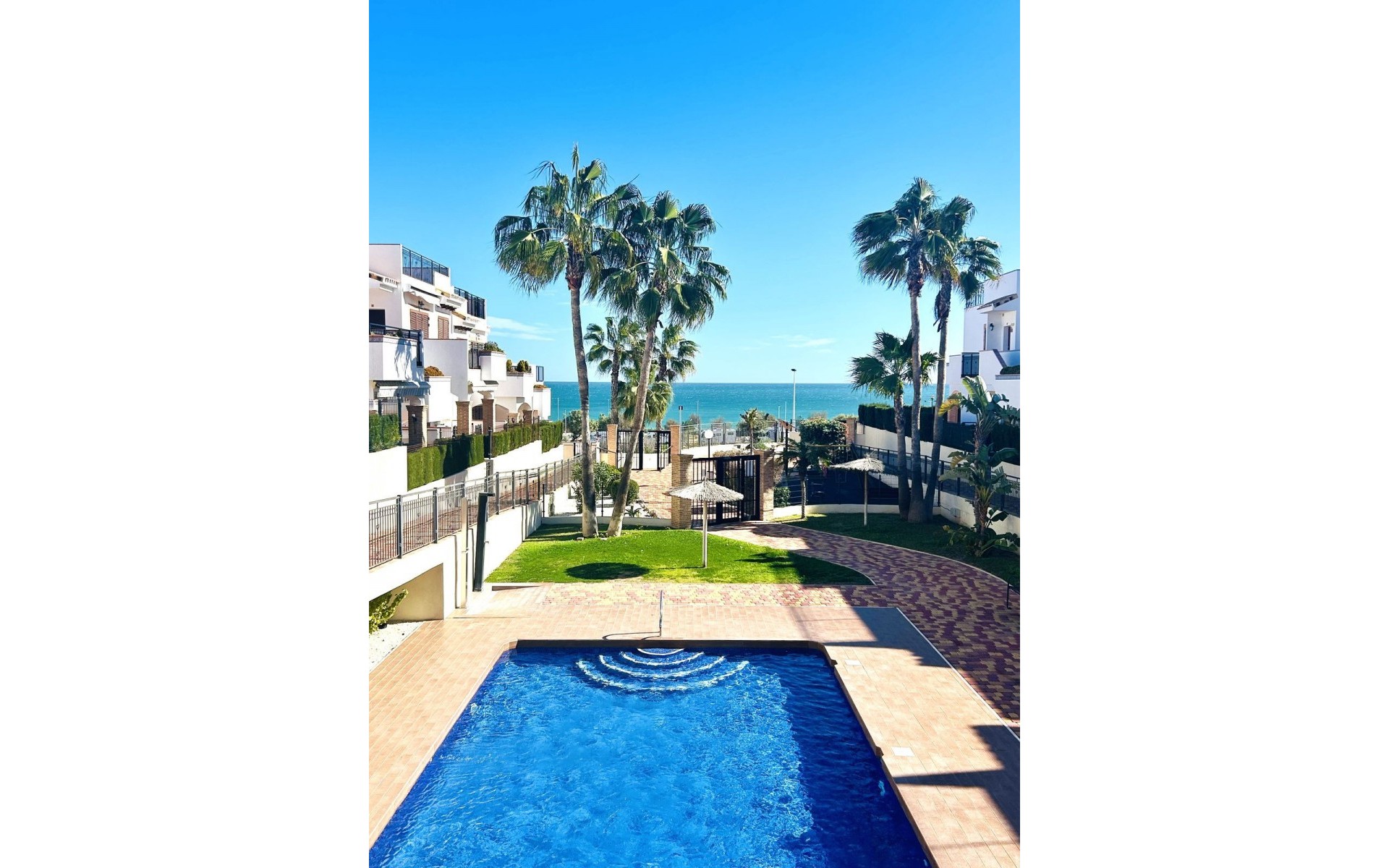 Resale - Apartment - Torrevieja - Playa De La Mata