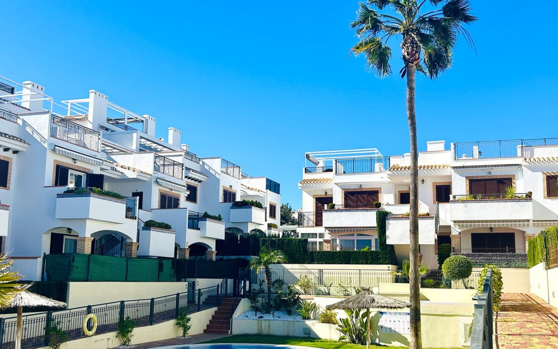 Resale - Apartment - Torrevieja - Playa De La Mata