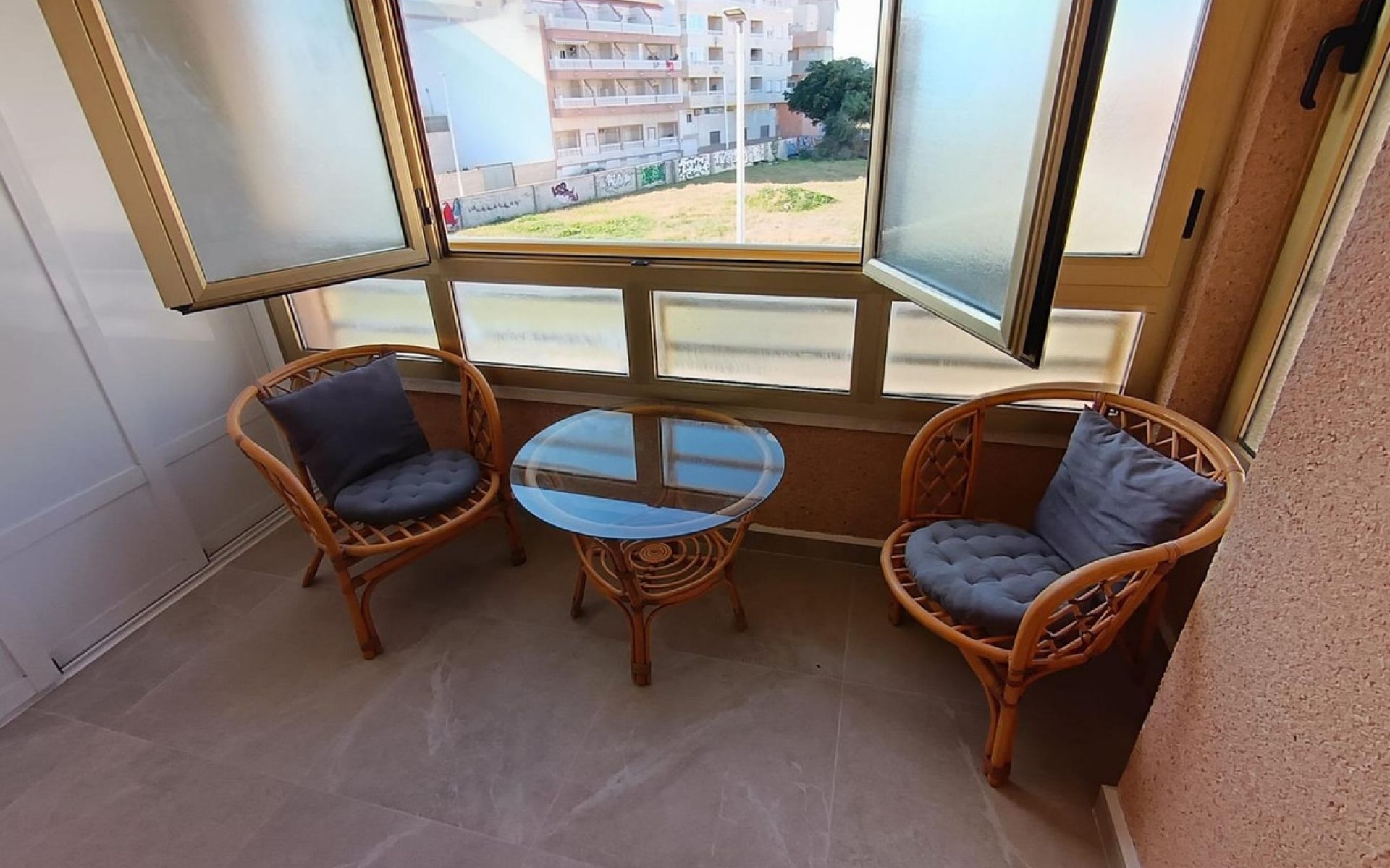 Resale - Apartment - Torrevieja - Playa De La Mata
