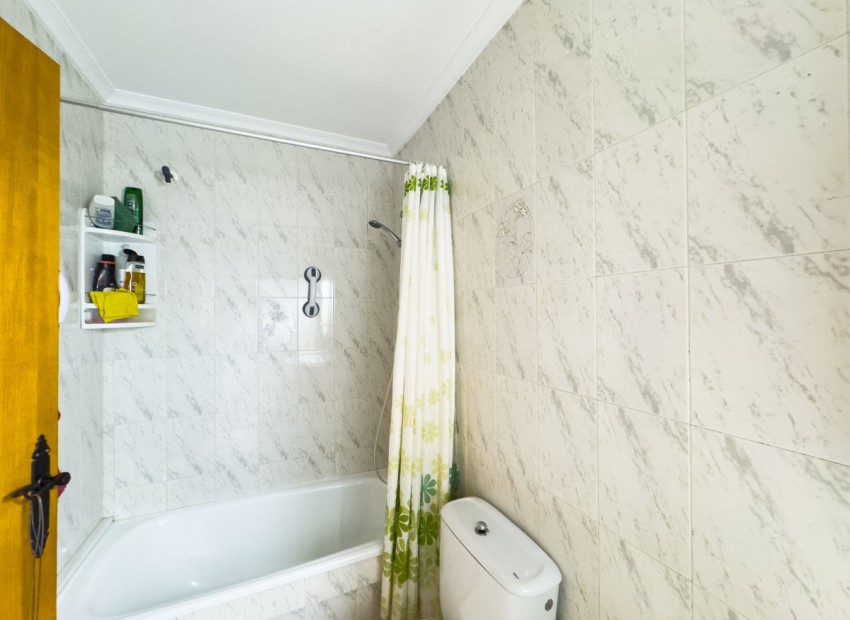 Resale - Apartment - Torrevieja - Playa de los Locos