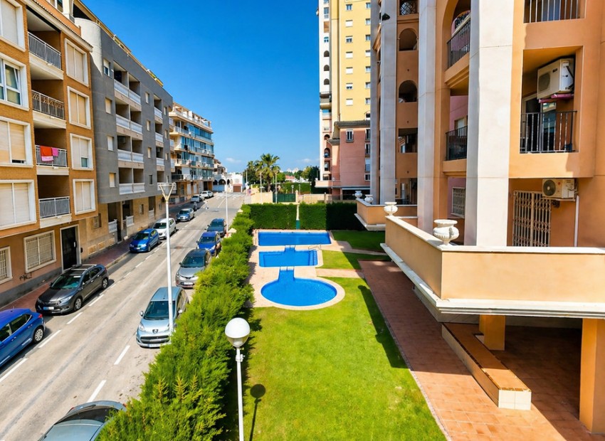 Resale - Apartment - Torrevieja - Playa de los Locos