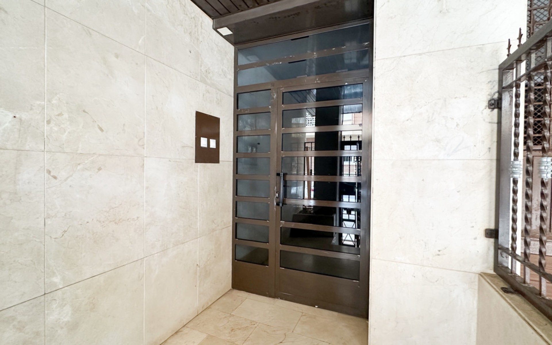Resale - Apartment - Torrevieja - Playa de los Locos