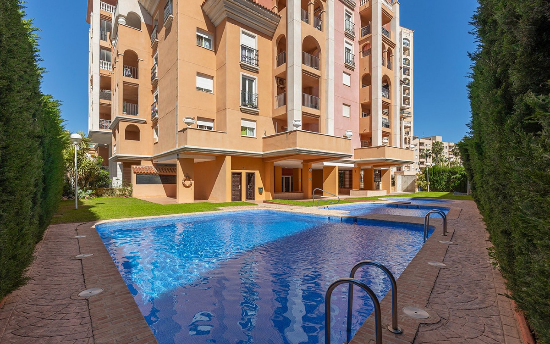 Resale - Apartment - Torrevieja - Playa de los Locos