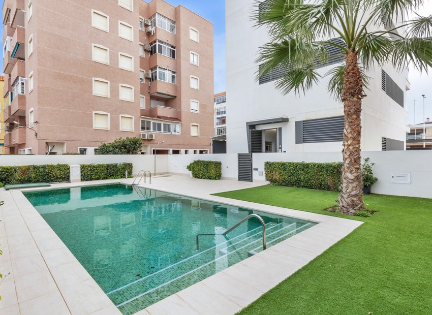 Resale - Apartment - Torrevieja - Torre La Mata