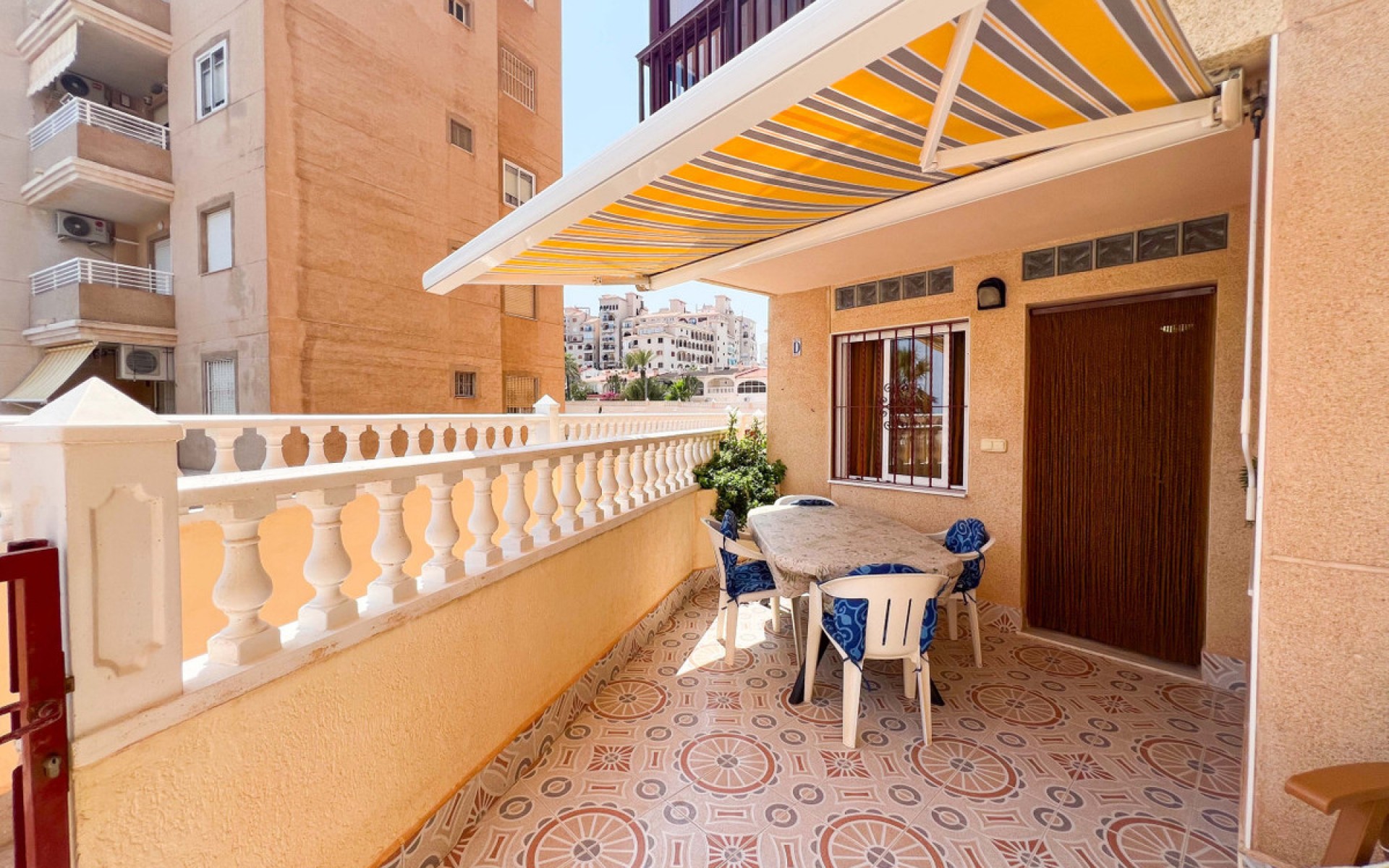 Resale - Apartment - Torrevieja - Torre La Mata