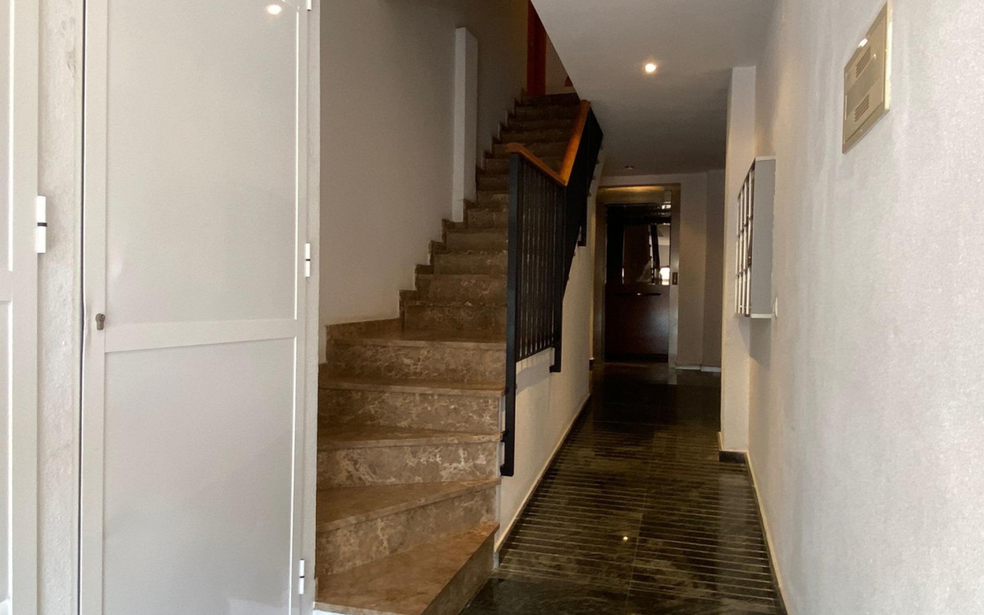 Resale - Apartment - Torrevieja - Torrevieja Centro