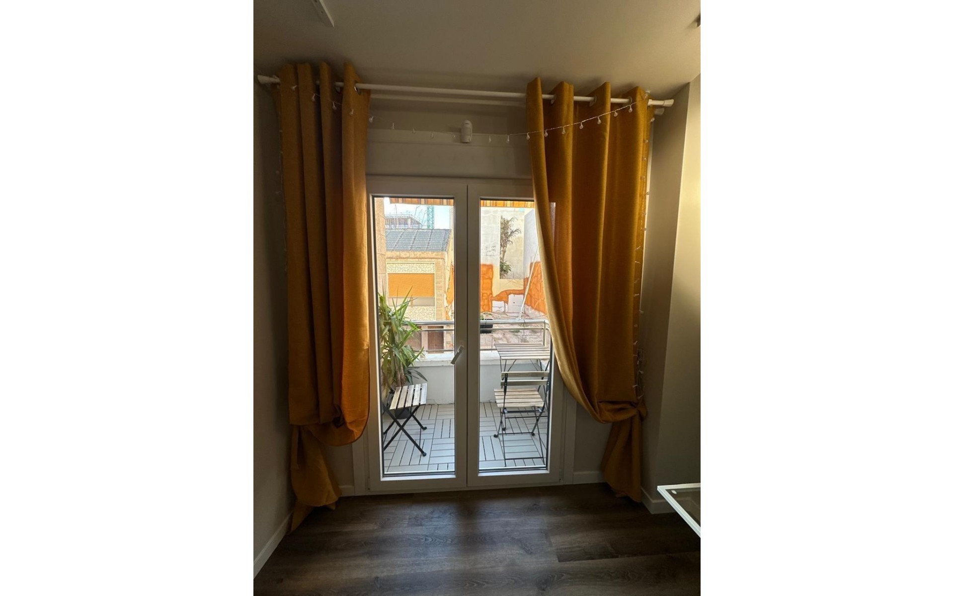 Resale - Apartment - Torrevieja - Torrevieja Centro