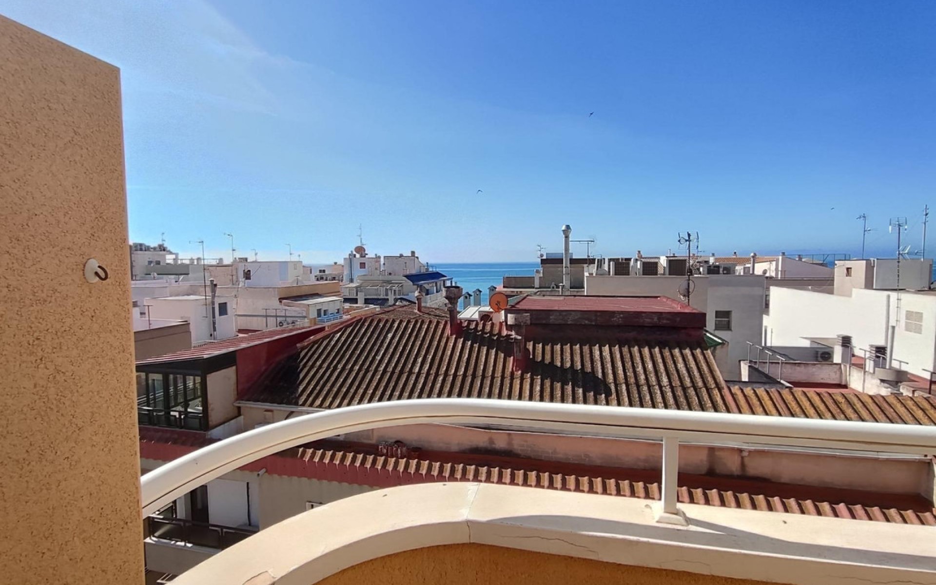 Resale - Apartment - Torrevieja - Torrevieja Centro