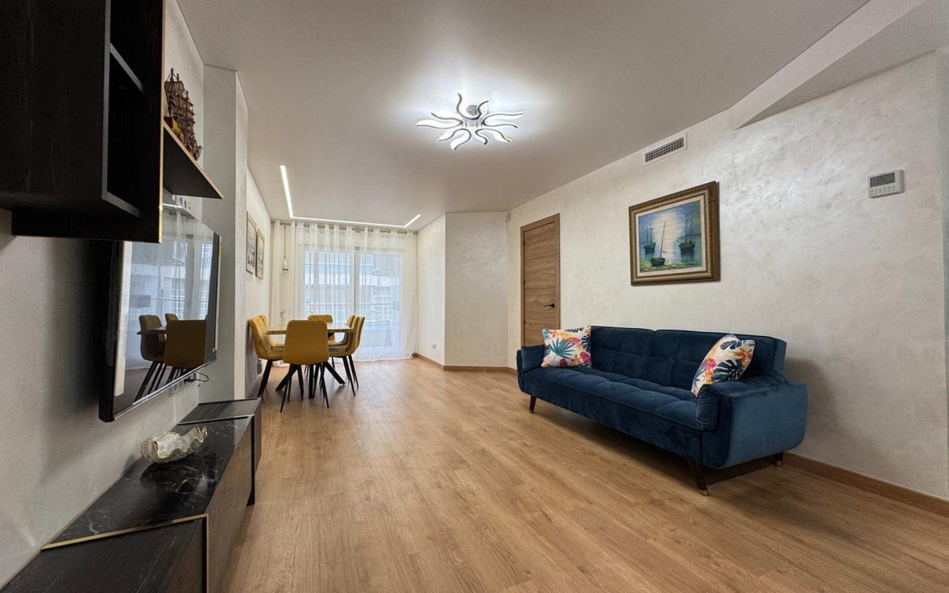 Resale - Apartment - Torrevieja - Torrevieja Centro