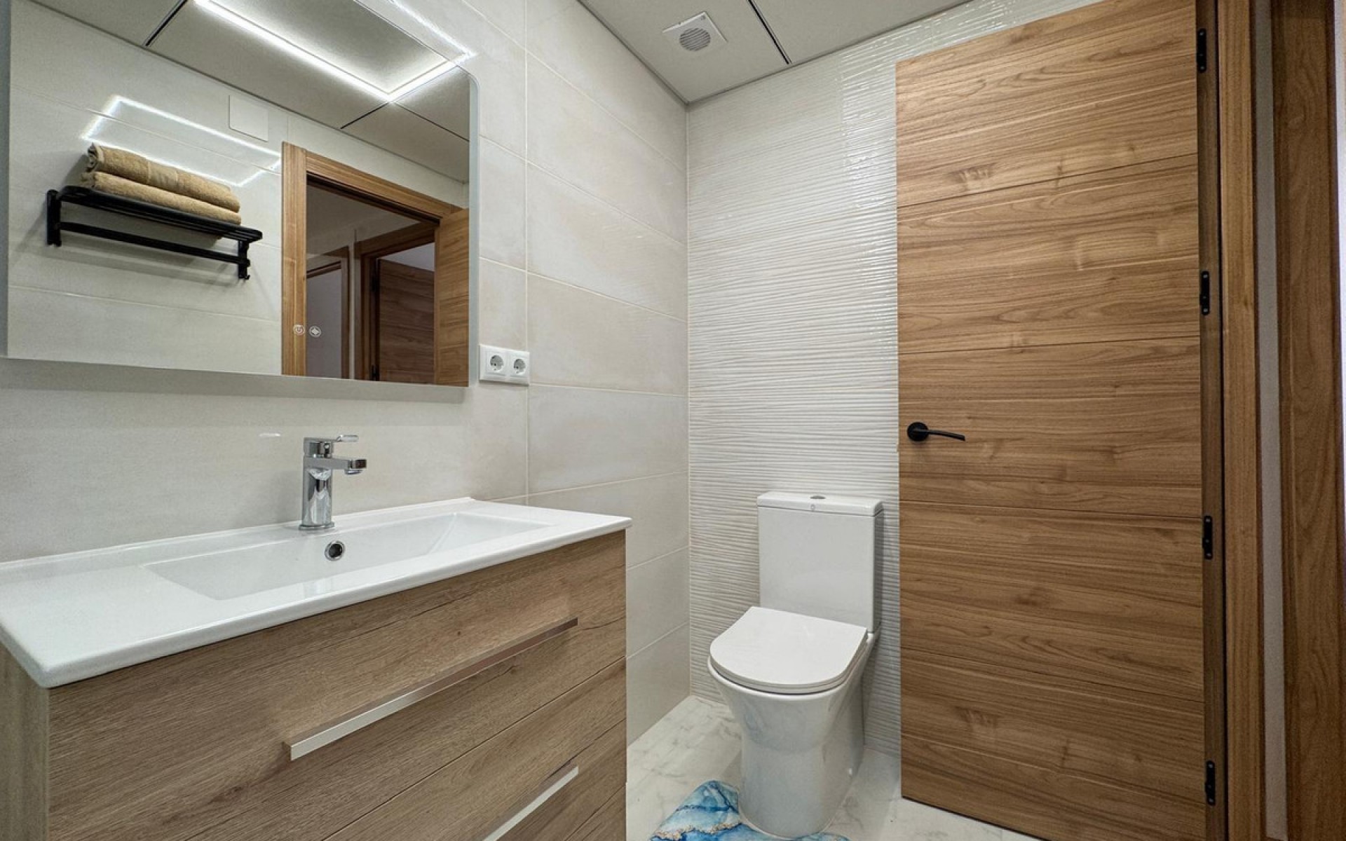 Resale - Apartment - Torrevieja - Torrevieja Centro