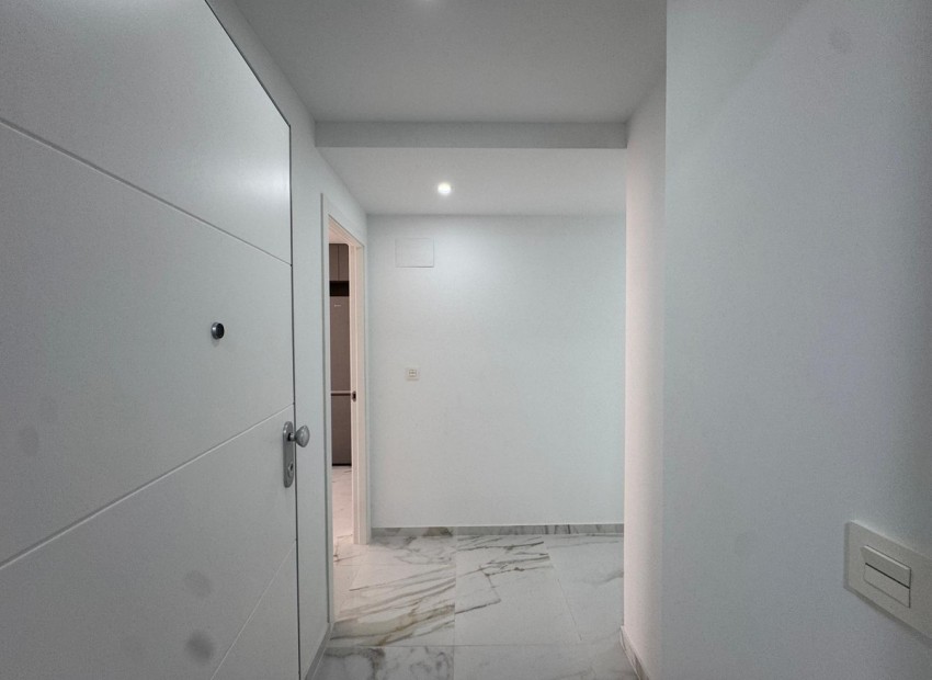 Resale - Apartment - Torrevieja - Torrevieja Centro