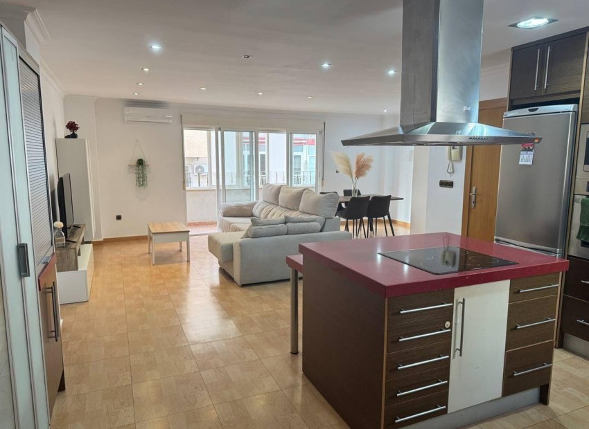 Resale - Apartment - Torrevieja - Torrevieja Centro