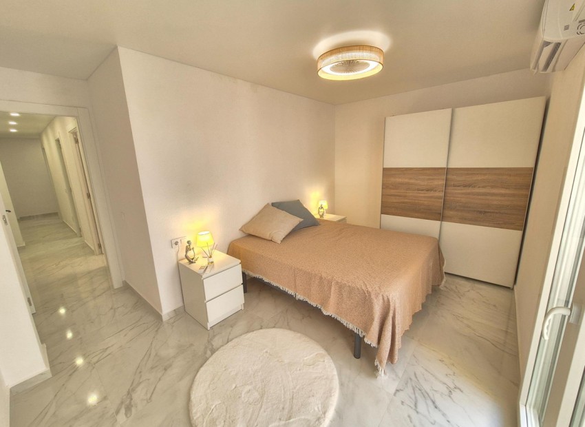 Resale - Apartment - Torrevieja - Torrevieja Centro